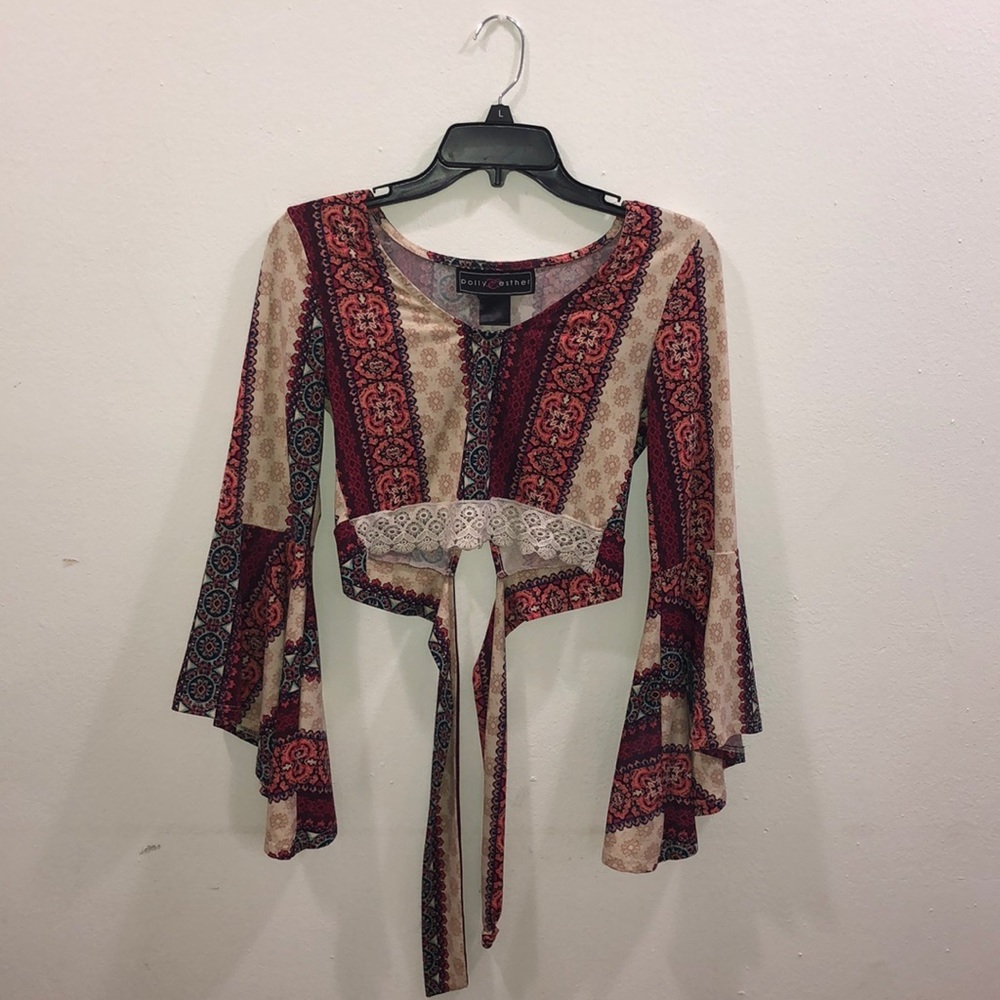 Bell sleeve shirt